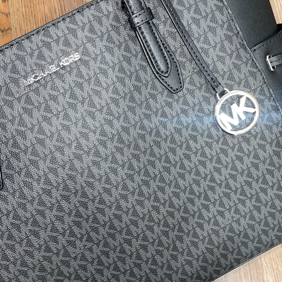 NWT Lg MK Commuter Tote Black - Picture 2 of 5